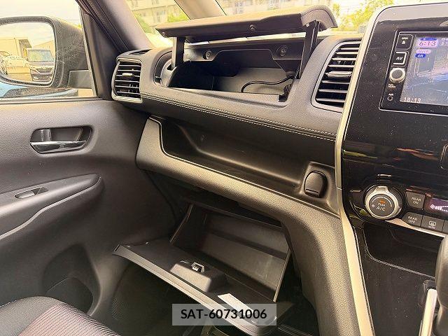 Nissan SERENA 2016-11 7879366-15