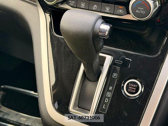 Nissan SERENA 2016-11 7879366-19