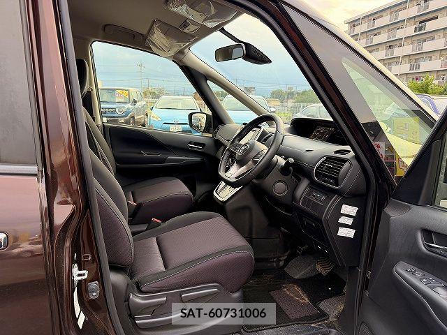 Nissan SERENA 2016-11 7879366-3