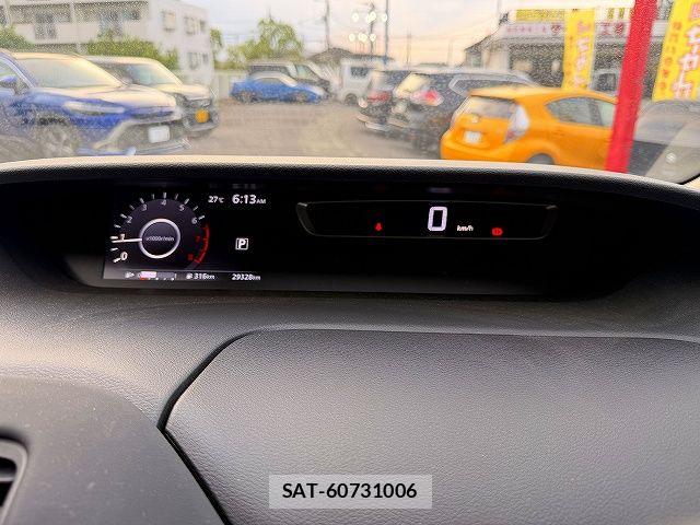 Nissan SERENA 2016-11 7879366-7