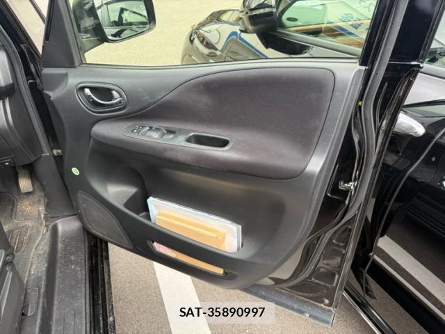 Nissan SERENA 2016-05 7903373-12