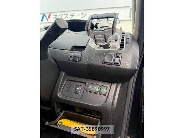 Nissan SERENA 2016-05 7903373-15