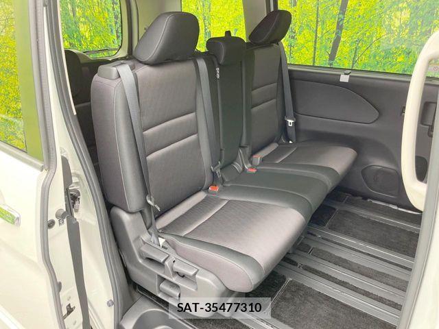 Nissan SERENA 2017-03 7963715-8