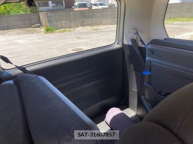 Nissan SERENA 2013-09 7963741-11