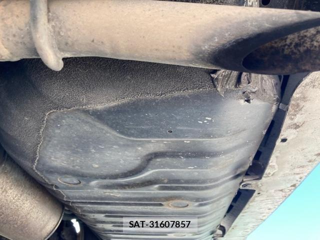 Nissan SERENA 2013-09 7963741-24