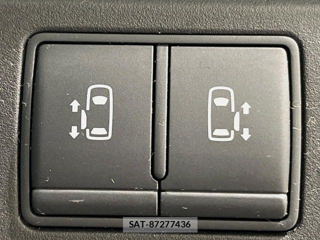 Nissan SERENA 2017-09 7963720-5