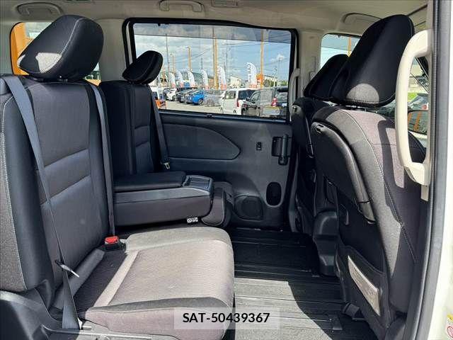 Nissan SERENA 2017-08 7980976-16