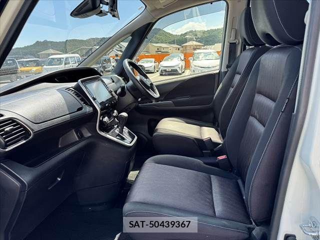 Nissan SERENA 2017-08 7980976-17