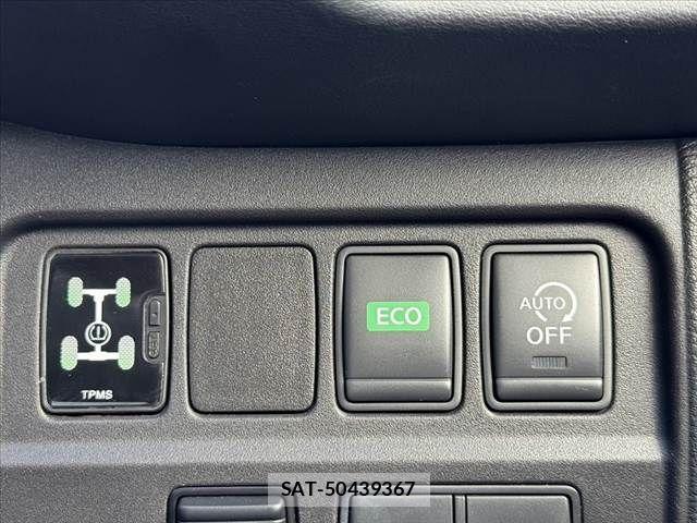 Nissan SERENA 2017-08 7980976-26