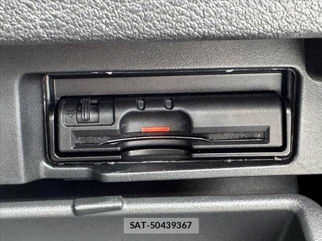 Nissan SERENA 2017-08 7980976-27