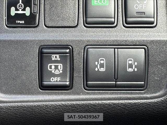 Nissan SERENA 2017-08 7980976-6