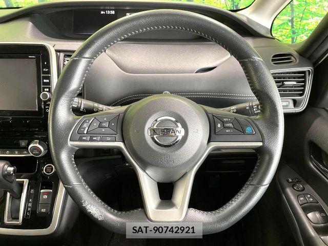 Nissan SERENA 2017-02 7980971-11