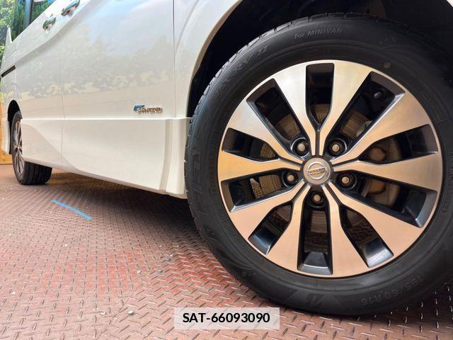 Nissan SERENA 2018-03 7980968-12