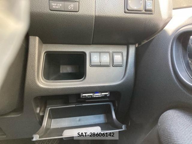 Nissan SERENA 2013-01 7980980-17