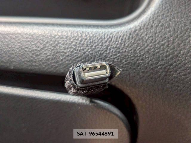 Nissan SERENA 2015-10 8038164-15