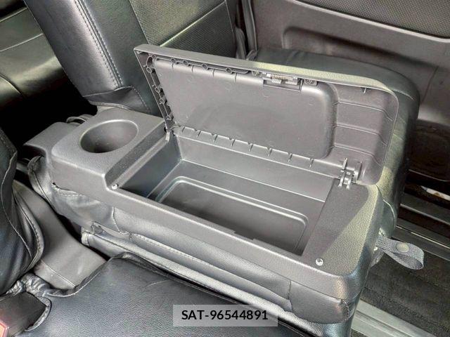 Nissan SERENA 2015-10 8038164-22