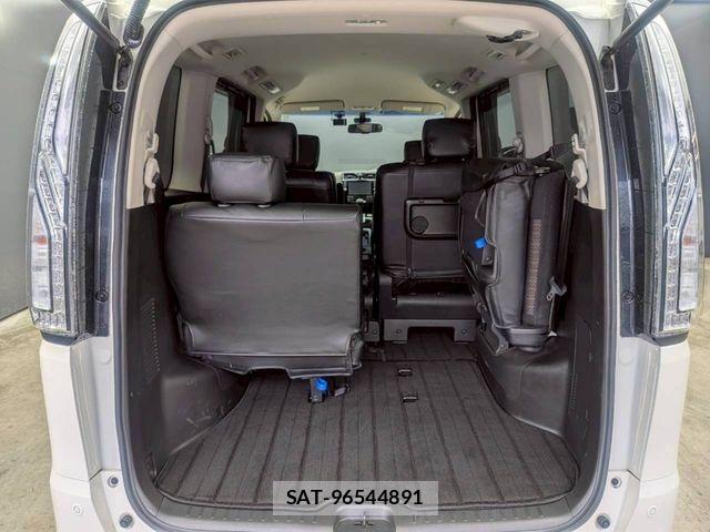 Nissan SERENA 2015-10 8038164-26