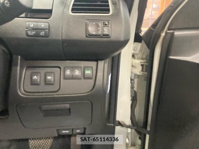 Nissan SERENA 2015-11 8038177-7