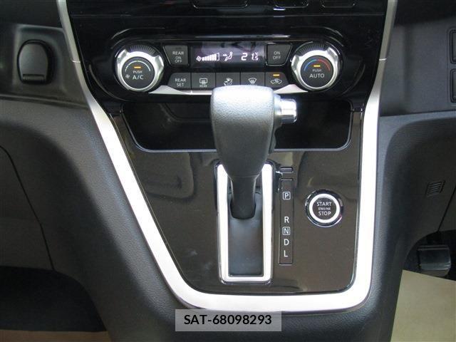 Nissan SERENA 2017-06 8038147-13
