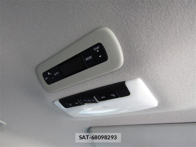 Nissan SERENA 2017-06 8038147-17