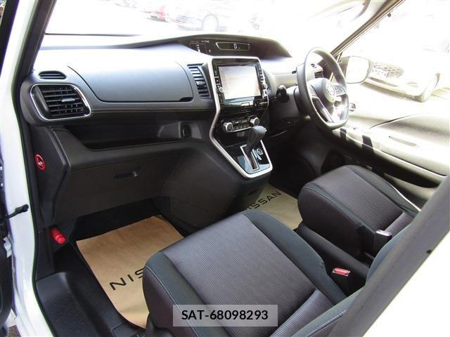 Nissan SERENA 2017-06 8038147-23