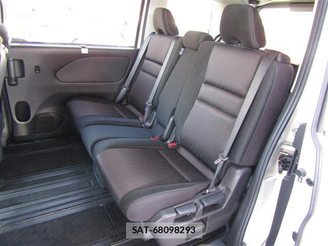 Nissan SERENA 2017-06 8038147-25
