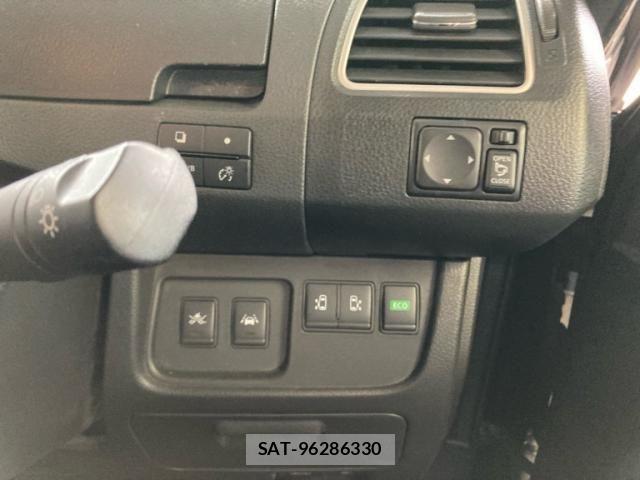 Nissan SERENA 2015-07 8038180-17