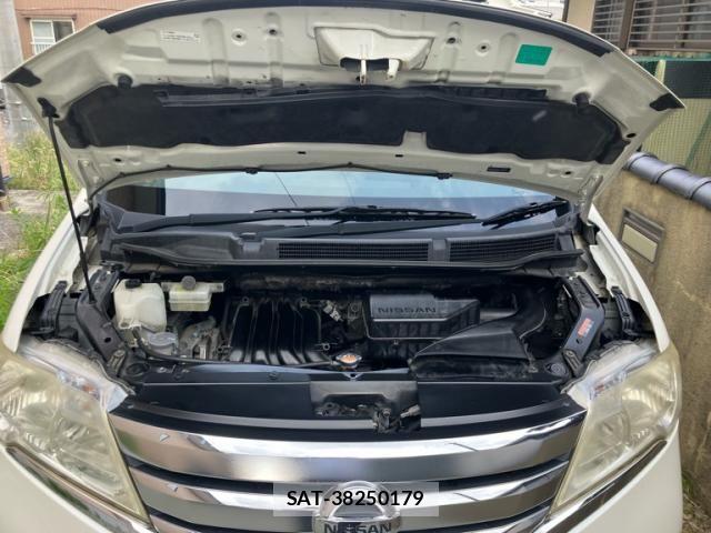 Nissan SERENA 2012-09 8038201-7