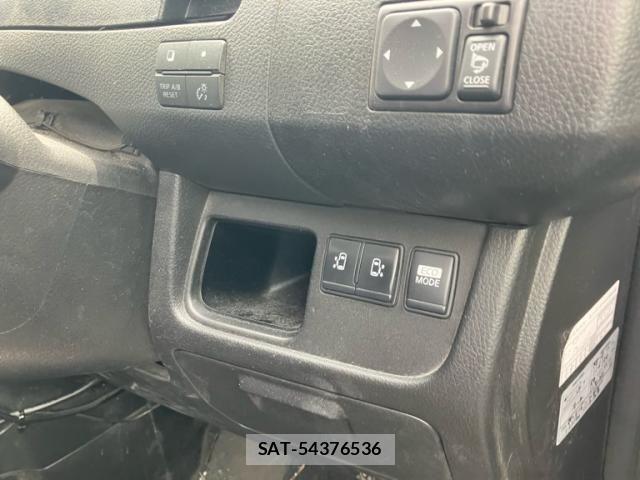 Nissan SERENA 2013-09 8038183-13