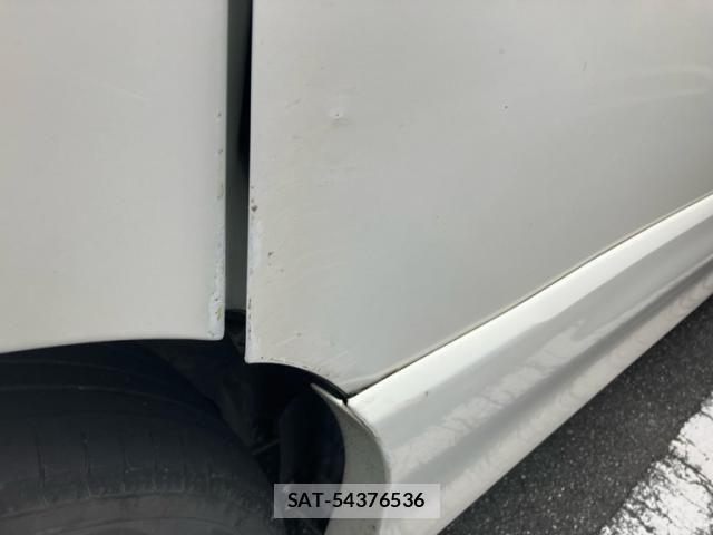 Nissan SERENA 2013-09 8038183-18