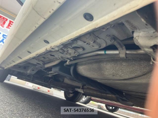 Nissan SERENA 2013-09 8038183-19