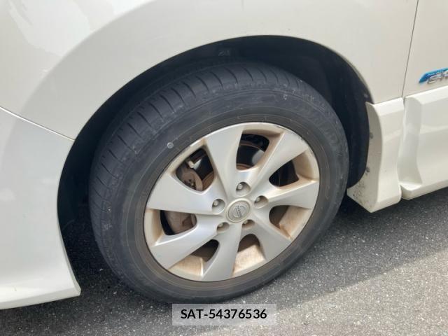 Nissan SERENA 2013-09 8038183-3