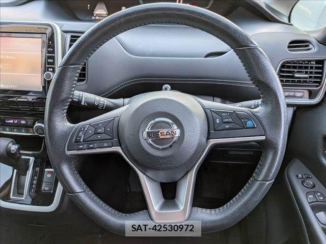 Nissan SERENA 2016-12 8038171-11