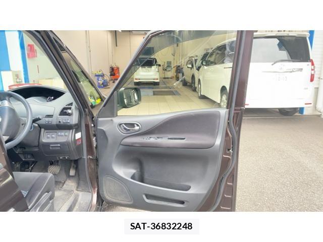 Nissan SERENA 2016-05 8038179-23