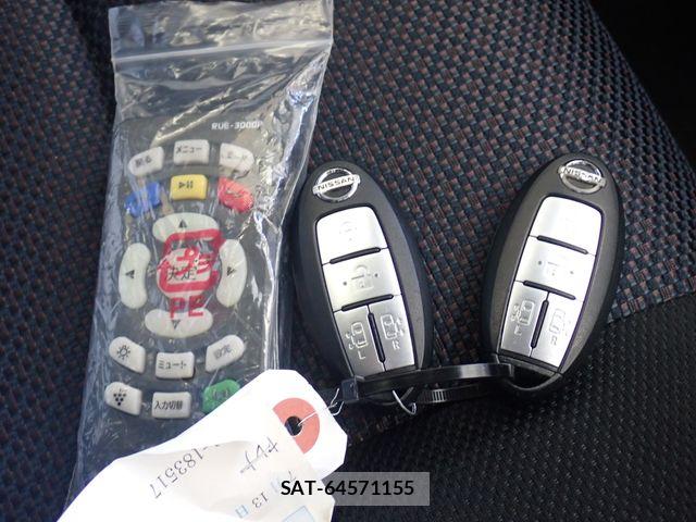 Nissan SERENA 2013-11 8075514-27