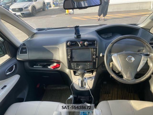Nissan SERENA 2014-01 8075546-12