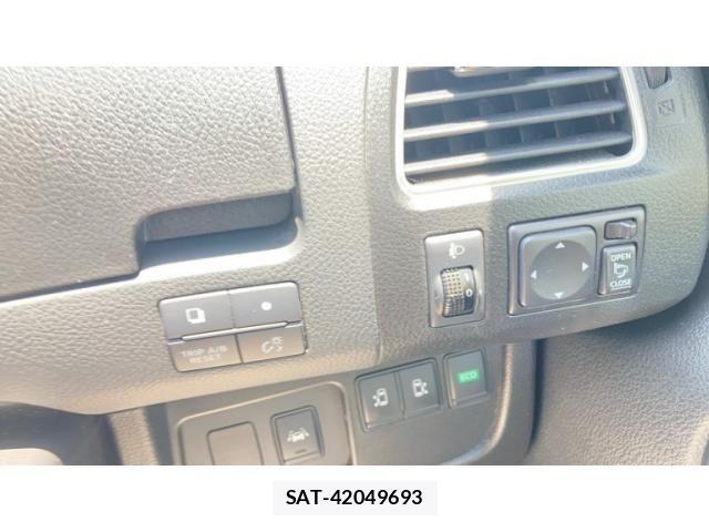 Nissan SERENA 2014-02 8075539-11