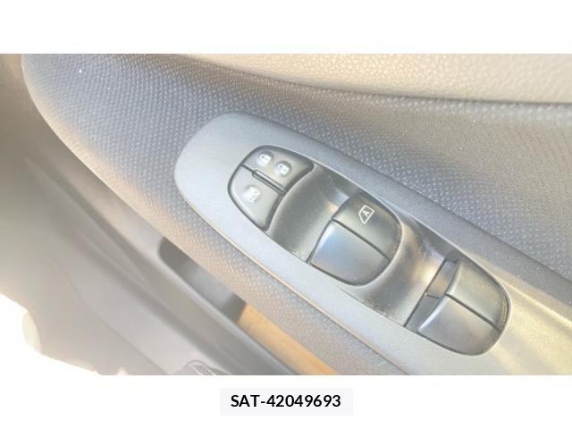 Nissan SERENA 2014-02 8075539-12