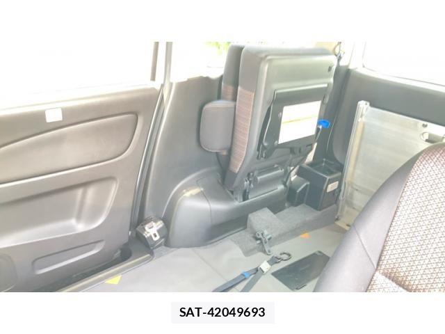 Nissan SERENA 2014-02 8075539-22