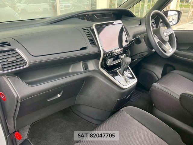 Nissan SERENA 2017-09 8075519-15