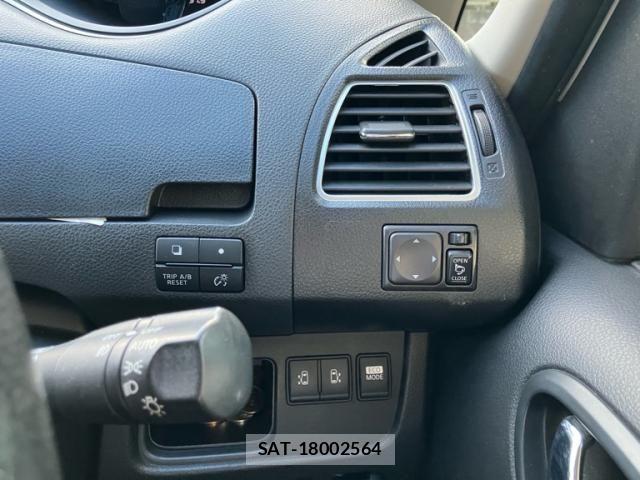 Nissan SERENA 2013-11 8075545-11