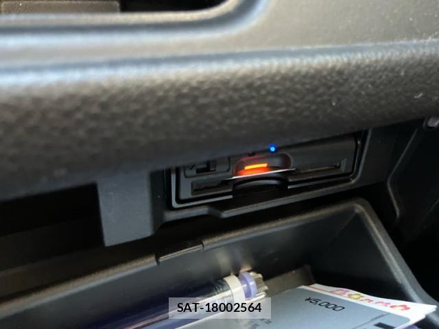 Nissan SERENA 2013-11 8075545-12