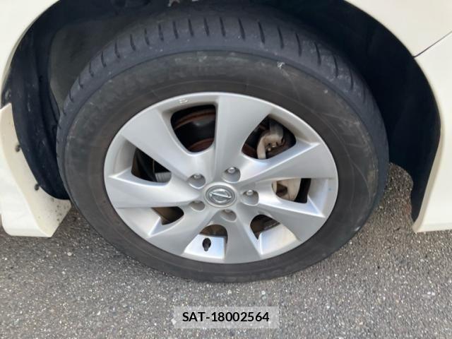 Nissan SERENA 2013-11 8075545-4