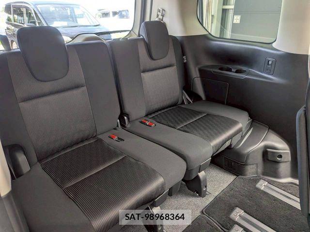 Nissan SERENA 2018-05 8075515-13