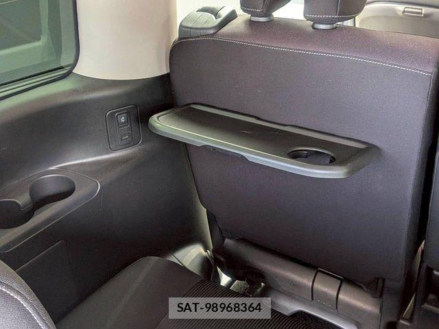 Nissan SERENA 2018-05 8075515-17