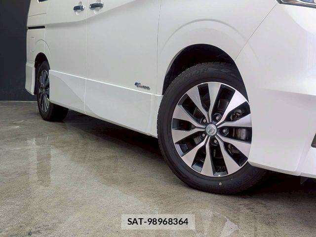 Nissan SERENA 2018-05 8075515-5