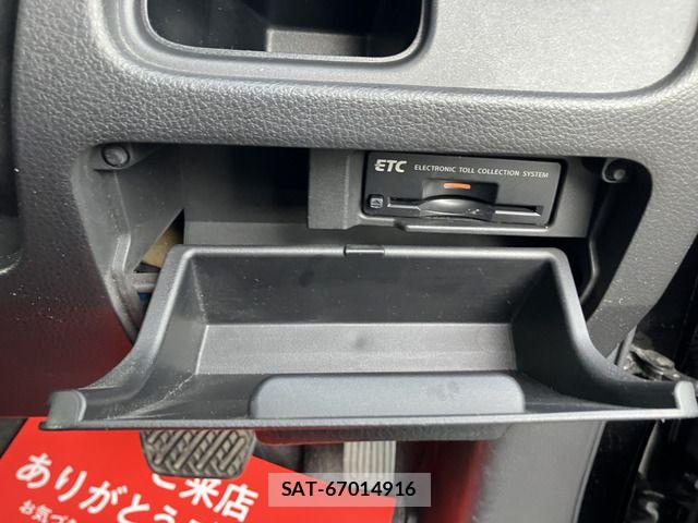 Nissan SERENA 2013-06 8101856-6