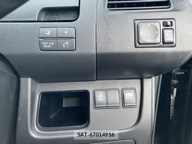 Nissan SERENA 2013-06 8101856-7
