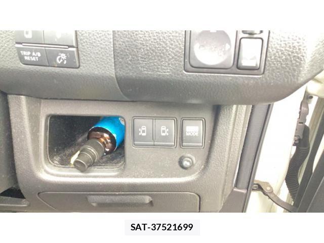 Nissan SERENA 2013-08 8101851-14