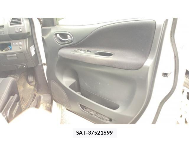 Nissan SERENA 2013-08 8101851-16